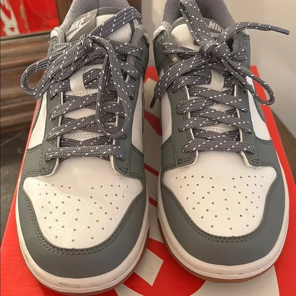 Nike Gray and White Dunk low GS - Picture 3 of 6